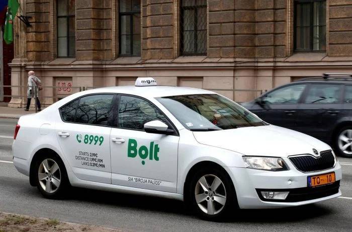 В Киеве компания Bolt снова попала в скандал: таксист избил пассажирку