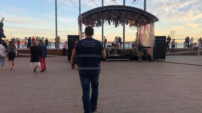 Власти Петербурга проверили концертные площадки и объекты общепита на соблюдение антиковидных мер