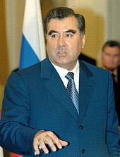 Президент Таджикистана мобилизовал 20 тысяч военных