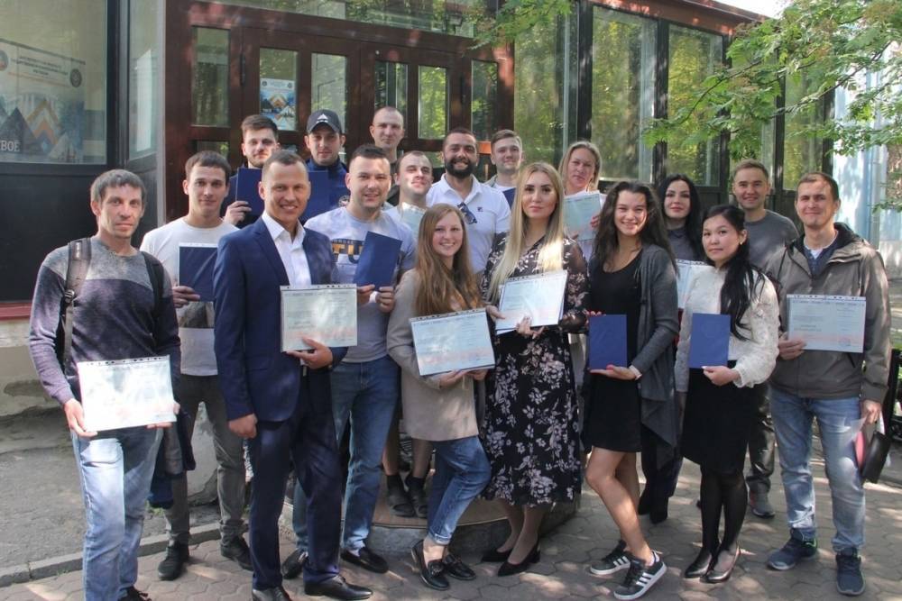 Мурманским выпускникам Санкт-Петербургского университета МЧС России, вручили дипломы