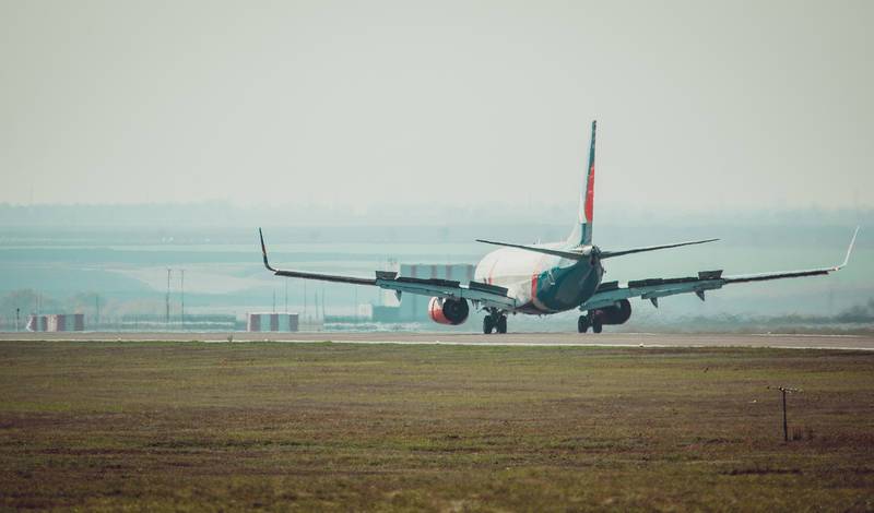 Самолет из Уфы совершил экстренную посадку в Москве