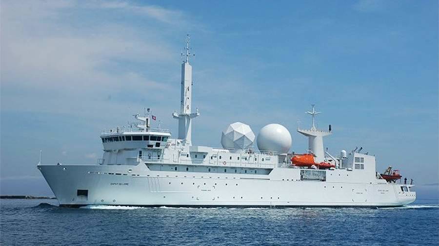 Российские военные начали слежку за кораблем-разведчиком Франции в Японском море