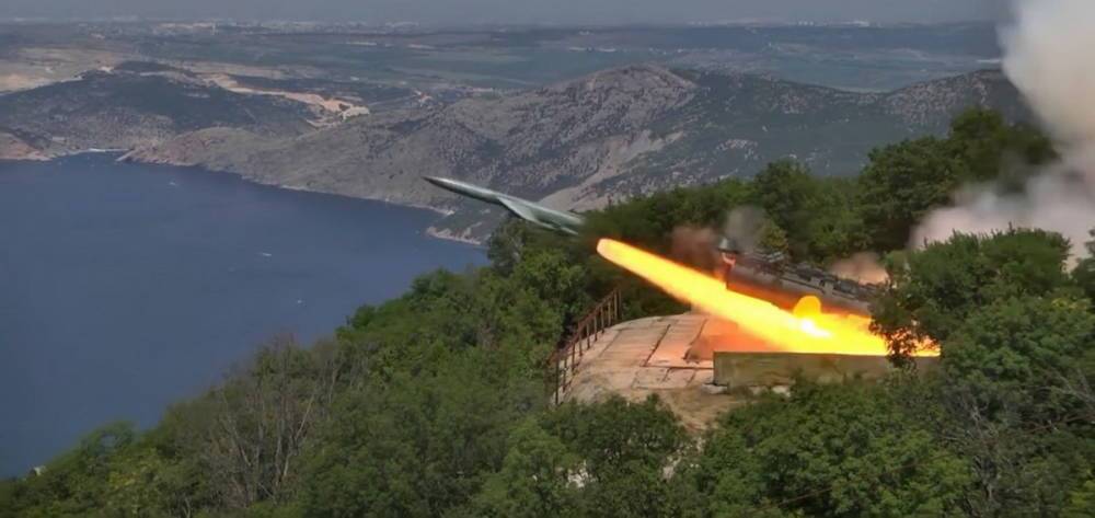 Умнейший в мире ракетный комплекс надежно защитил Крым от...
