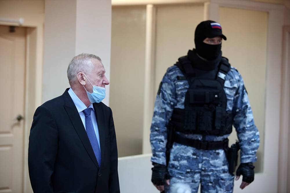 Суд прекратил рассмотрение вопроса о смягчении режима осужденному экс-главе в Челябинска