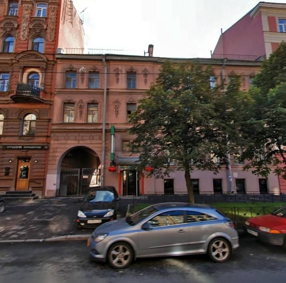 В Петербурге за ₽12 млн продают квартиру, где жил Михаил Зощенко