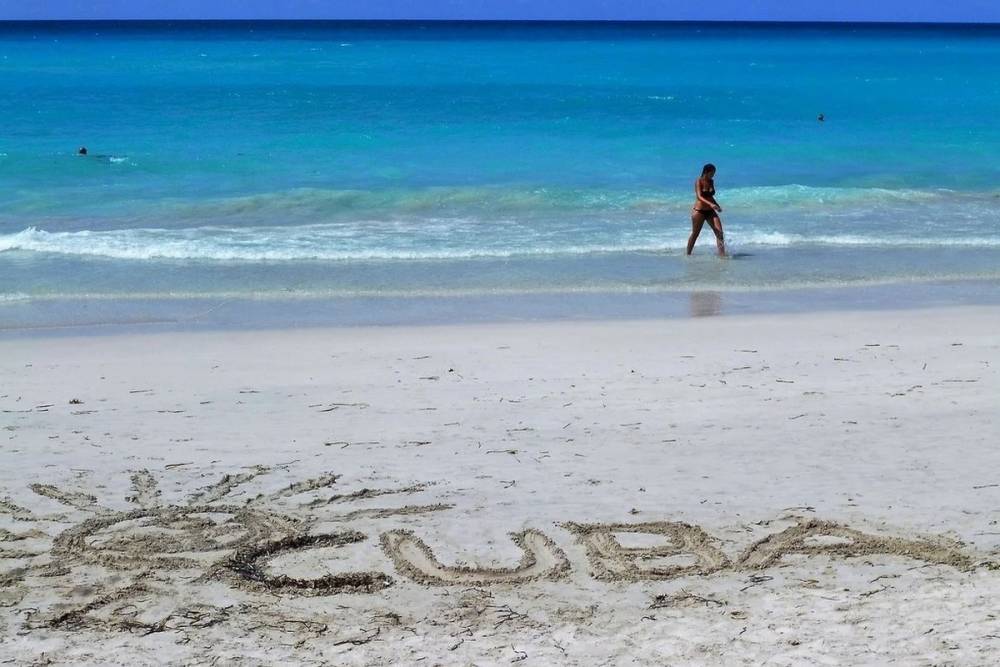 Власти Кубы путано объяснили массовый карантин российских туристов