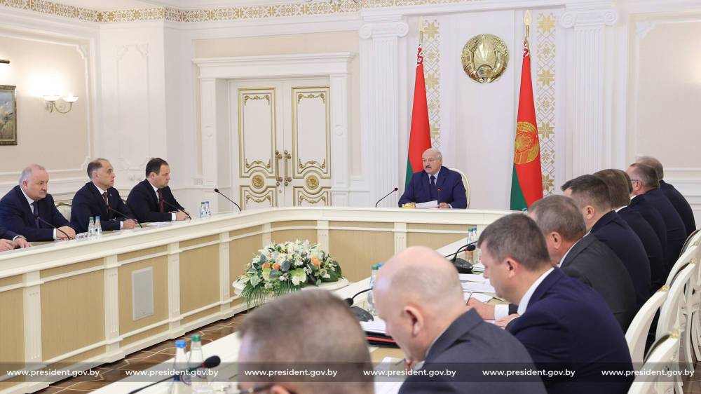 Лукашенко поручил запретить транзит товаров через Беларусь из Германии в Россию и Китай