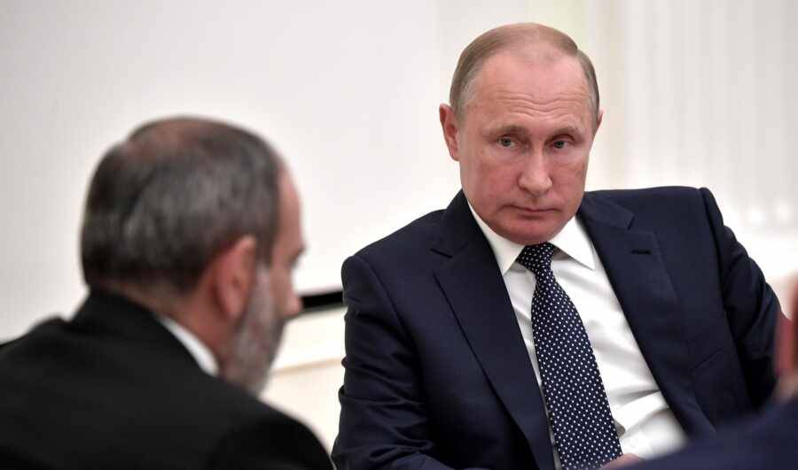 Завтра в Москве Путин обсудит с Пашиняном реализацию карабахских соглашений