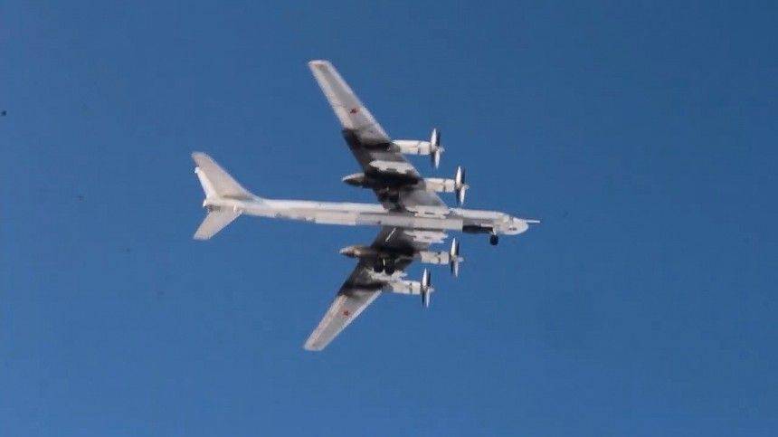 Видео: Состоялись учения дальней авиации с участием ракетоносцев Ту-95МС