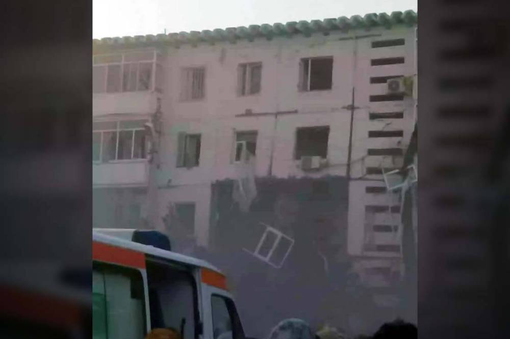 В Туркменабате произошел взрыв в жилом доме (видео)