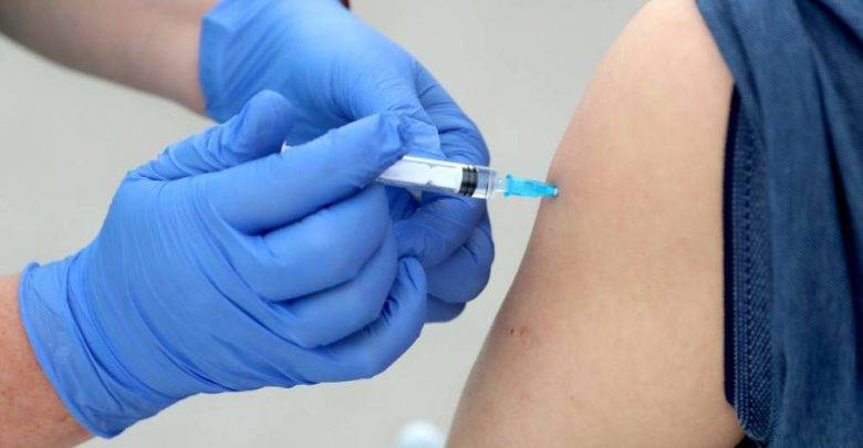 Вирусолог рассказал, какой вакциной лучше привиться переболевшим коронавирусом