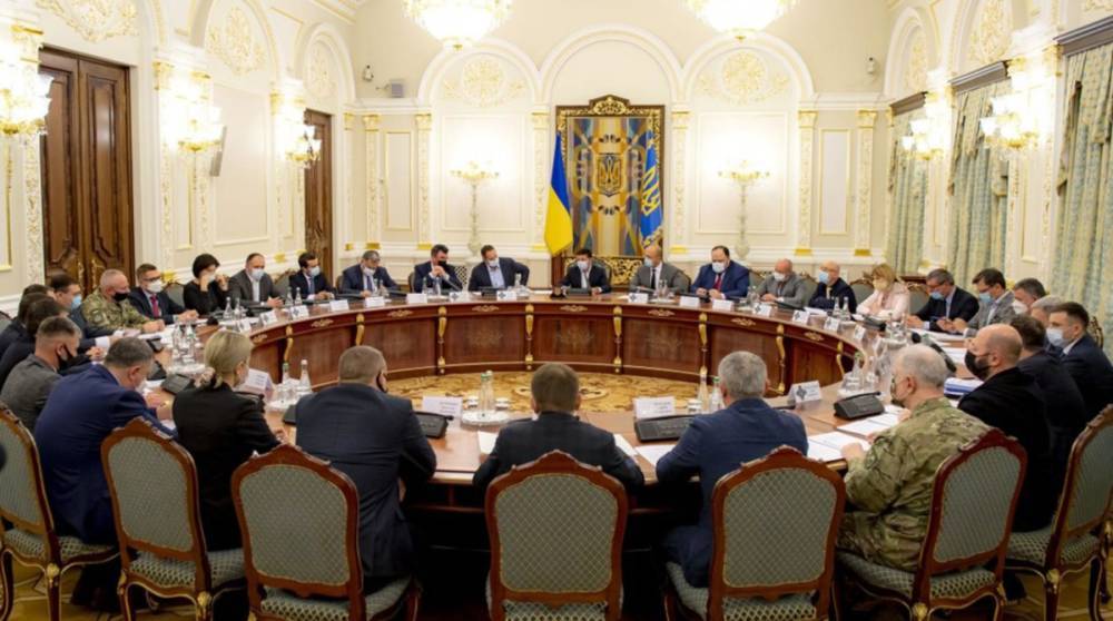 СНБО ввел санкции против 100 украинцев из «черного списка» США