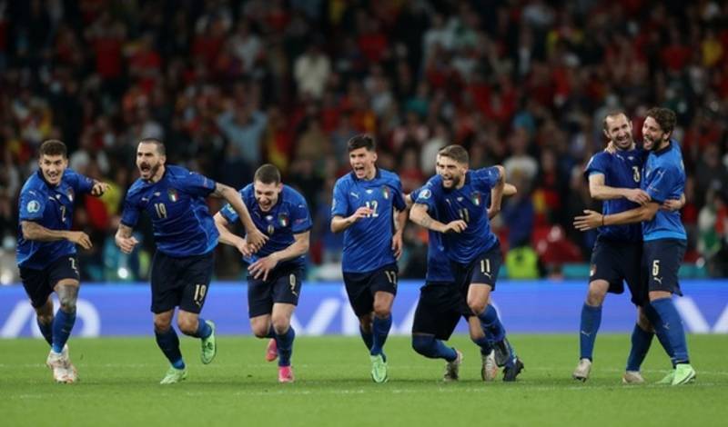 Италия обыграла Испанию и стала первым финалистом Евро-2020