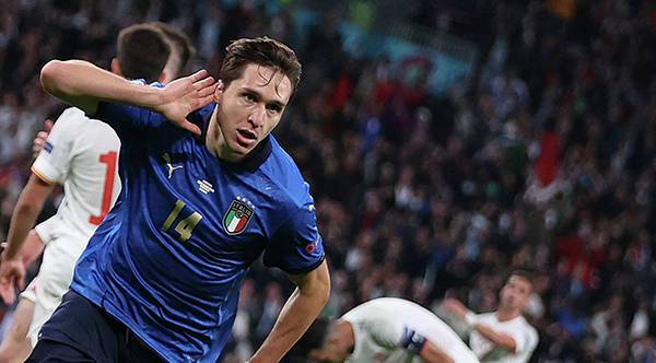 Сборная Италии обыграла по пенальти Испанию и стала первым финалистом Евро-2020