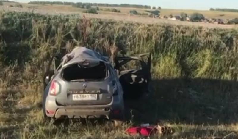 На трассе Башкирии при опрокидывании автомобиля погиб водитель