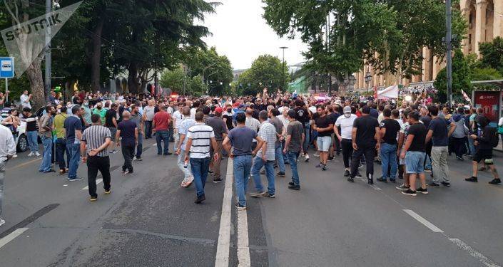 МВД Грузии: на акции в Тбилиси задержаны сто человек