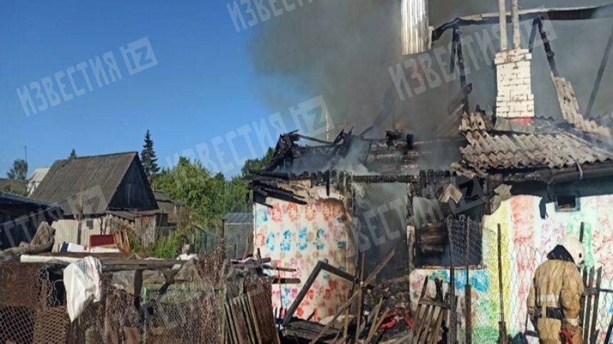 Сгорел дотла: фото с места пожара под Смоленском, где погибли пятеро детей