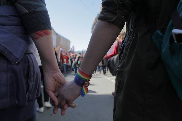 «Разрушение сознания человека»: спикер петербургского парламента прокомментировал ЛГБТ-рекламу «ВкусВилла»