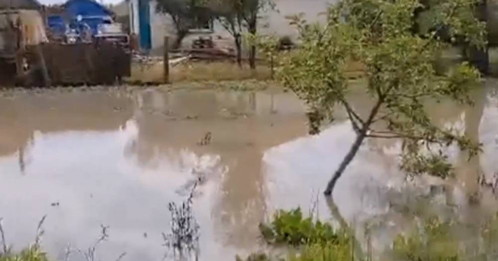 В Херсонской области из-за ливня затопило целое село (ВИДЕО)