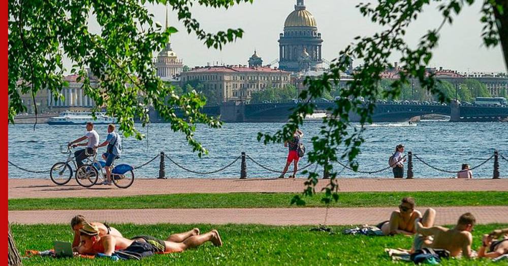 Жителей Петербурга предупредили об аномальной жаре