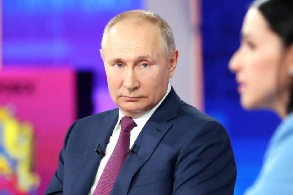 Путин рекомендовал губернаторам проводить прямые линии не реже раза в год
