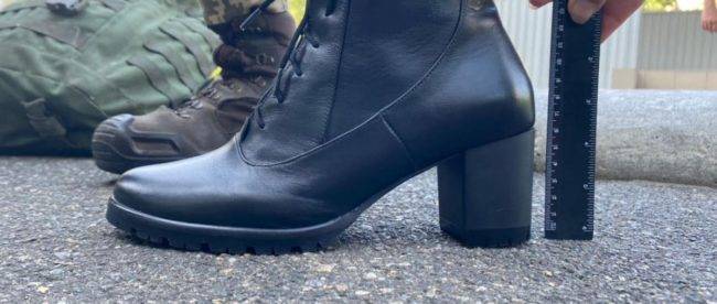 Шнурки и каблук пониже: министр обороны рассказал о новой парадной обуви женщин-военнослужащих