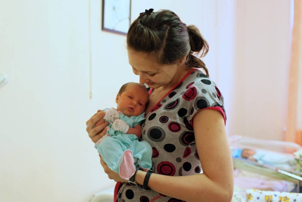 В Петербурге 800 новорожденных появились на свет с ковидом