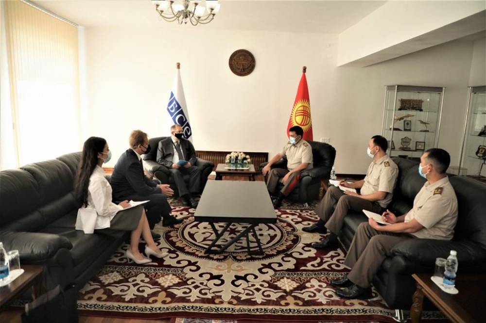 Глава Минобороны КР встретился с главой Программного офиса ОБСЕ в Бишкеке