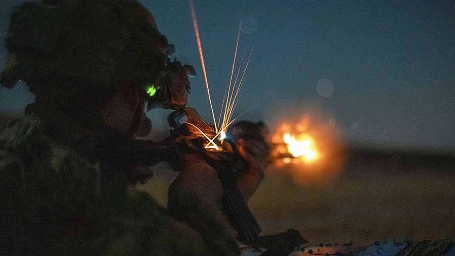 Двое военных получили ранения при обстреле американской базы в Ираке