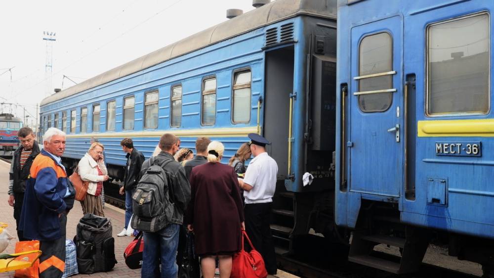 Дмитрий Гордон ужаснулся состоянию поездов на Украине