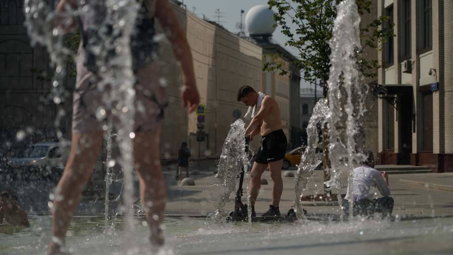 Синоптики предупредили о жаре до 35 градусов в выходные в Москве