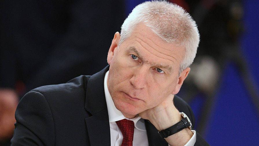 Министр спорта России объяснил решение убрать Черчесова