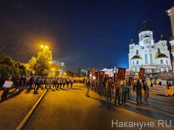 Власти и силовики "в шоке" от намерений Екатеринбургской епархии провести крестный ход