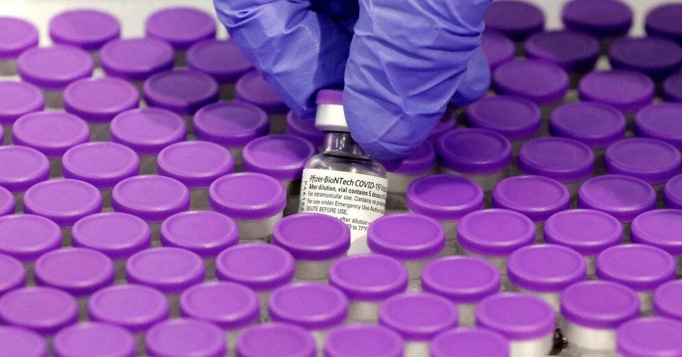 BioNTech/Pfizer начали разработку третьей дозы вакцины от Covid-19 против "дельта"-варианта