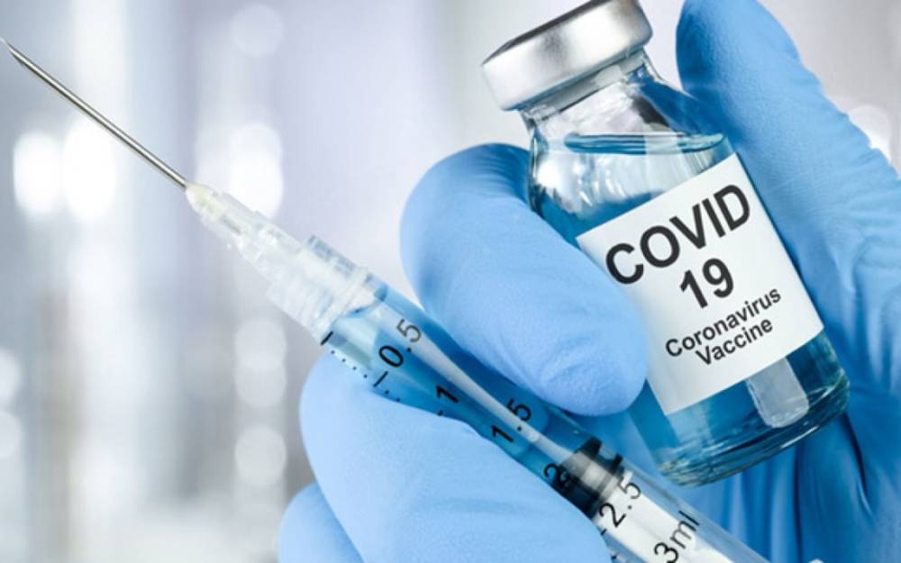 МОЗ рекомендовало онкобольным вакцинироваться от коронавируса