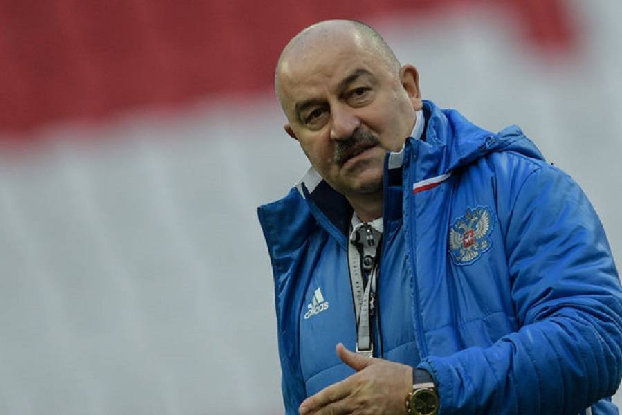 РФС выплатил тренерскому штабу сборной России зарплату до конца года, Черчесов отказался от компенсации