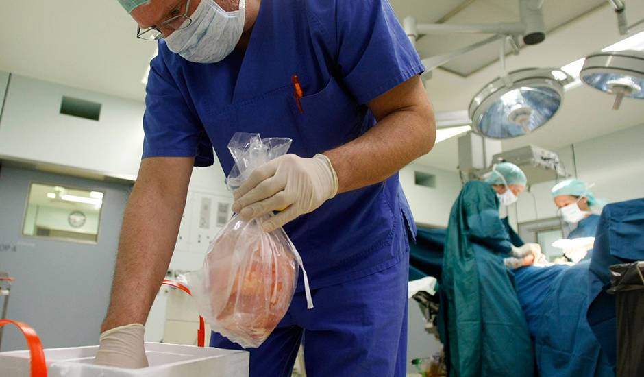 Минздрав объяснил прекращение операций по пересадке легких повреждением донорских органов из-за COVID-19