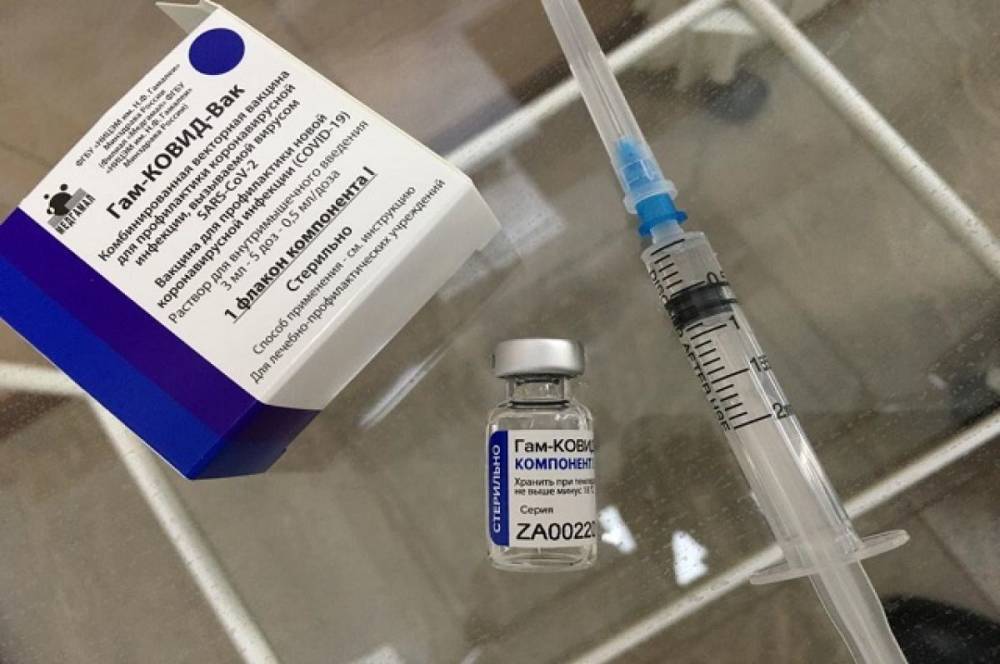 Попова: человек после прививки от коронавируса не заразен