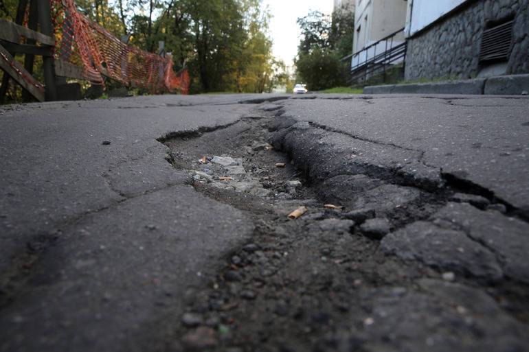 В трех районах Петербурга из-за ремонта до августа перекроют улицы
