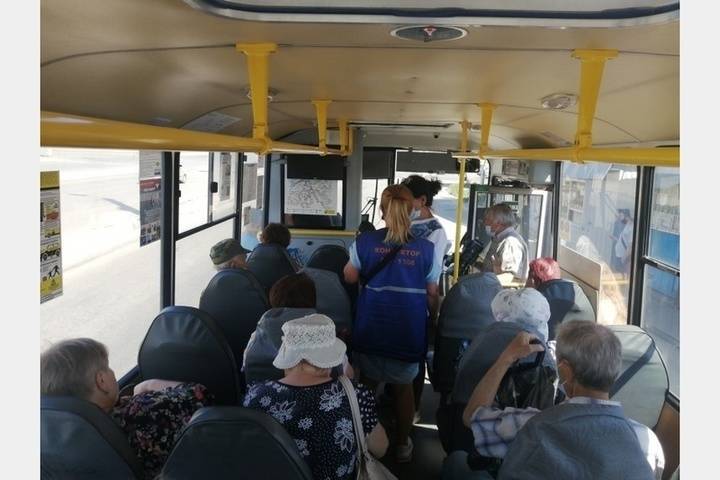 В Смоленске в городском транспорте прошел рейд по проверке масок у пассажиров 9 июля