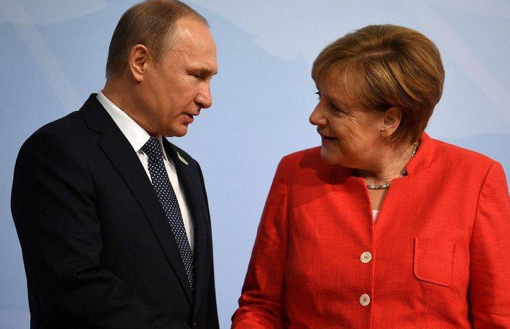 "Даже кричали": из-за чего Путин и Меркель ссорились по телефону