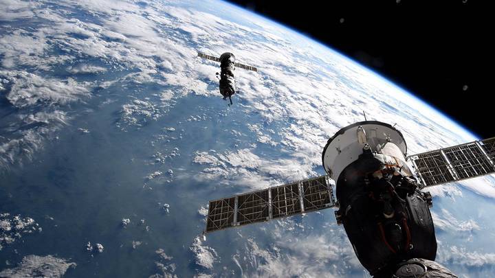 Космонавты провели видеоэкскурсию по модулю МКС «Наука»