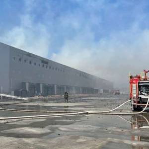 Масштабный пожар на складе под Одессой ликвидировали. Видео