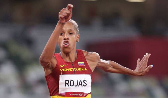 Рохас с мировым рекордом выиграла золото Олимпиады в тройном прыжке. Она превзошла достижение украинки Кравец