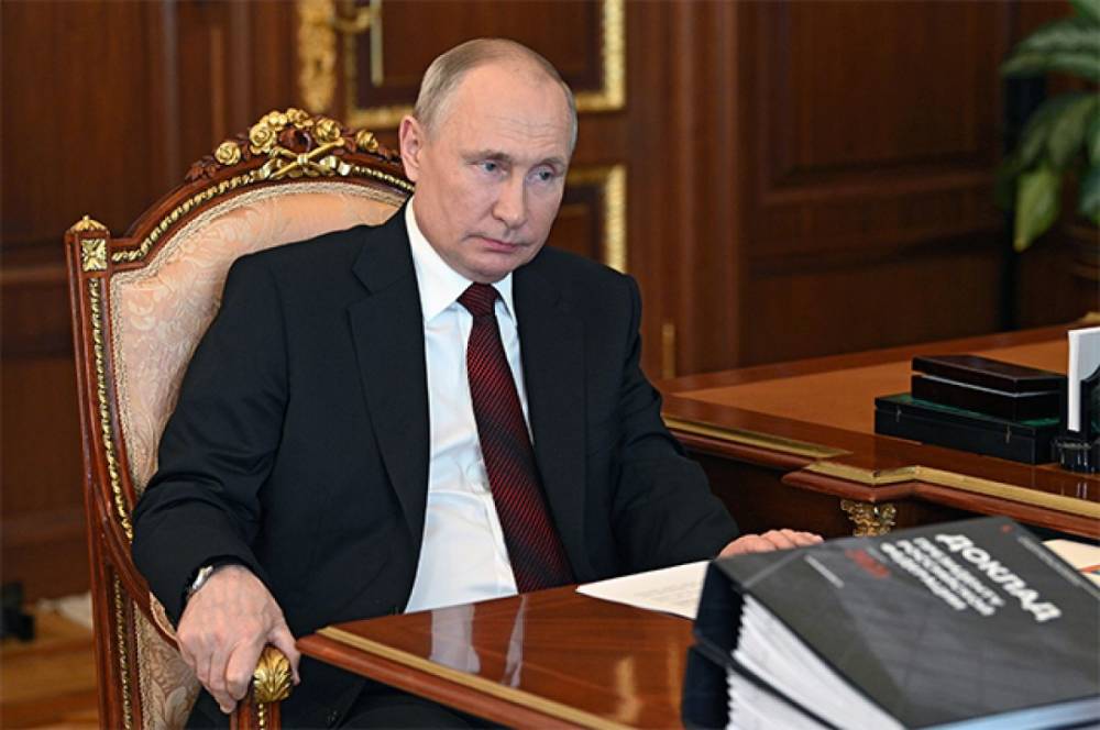 Путин выразил соболезнования из-за смерти президента журфака МГУ Засурского