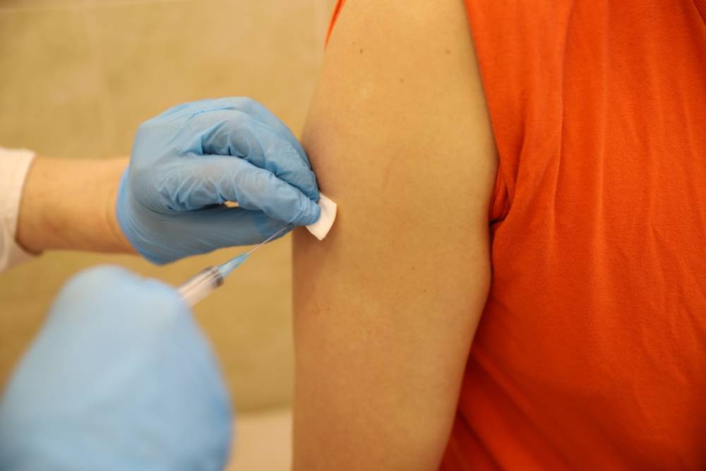Больше миллиона петербуржцев завершили цикл вакцинации от коронавируса