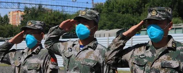 В Новосибирск прибыли военные из Китая