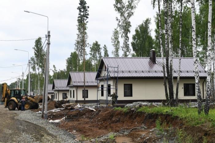 Уничтоженные огнем дома жителей села Бяс-Кюель в Якутии восстановят в течение двух месяцев
