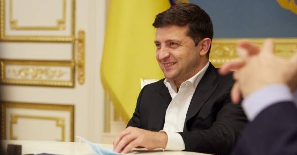 Зеленский легко побеждает Порошенко и Бойко во втором туре — опрос