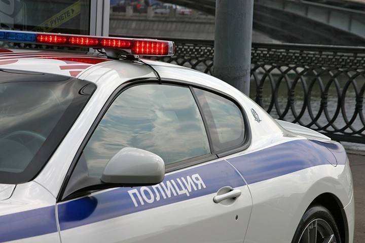 Полицейские задержали мужчину, воровавшего боковые зеркала у машин в Москве